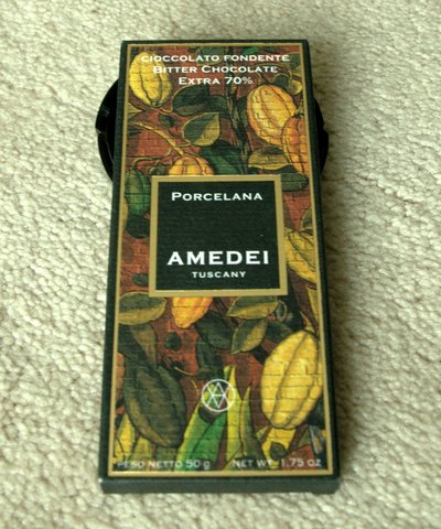 Amedei Porcelana bar in package