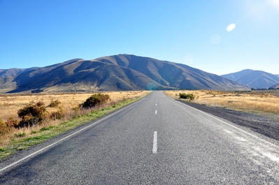 Some plains between mountains somewhere on my drive to Twizel