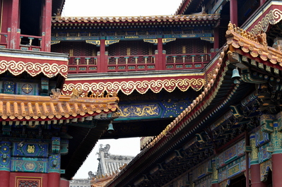 Bridge between buildings