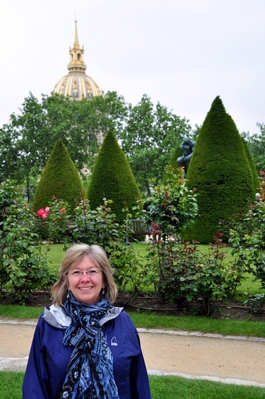 Mom in the Rodin gardens