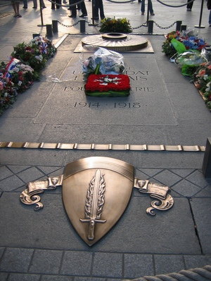 Tomb of the unknown soldier underneath the Arc