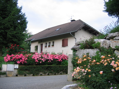 A typical house on the walk down to Rumilly