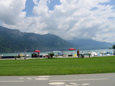 The lake and the mountains