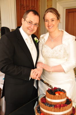 Toni and Patrick with their cake before dinner