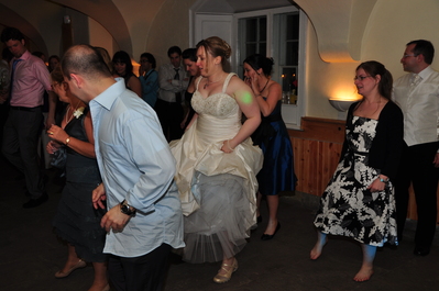 People doing the crazy Australian dance
