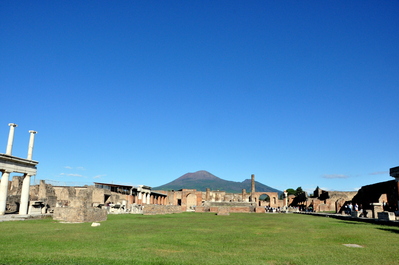 The remains of the forum (shopping area)
