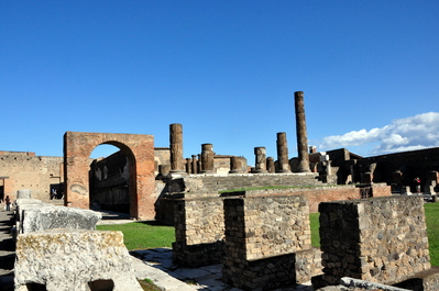 The remains of the forum (shopping area)
