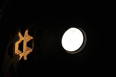 Sun through the oculus of the Pantheon