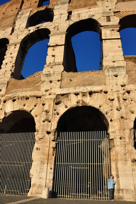 Kim at the back of the Colosseum