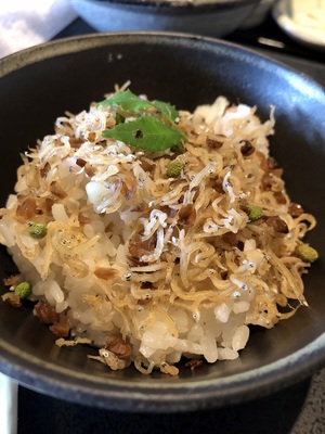 Anchovies on rice