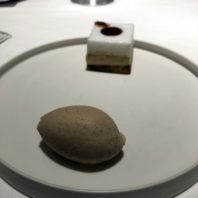 Vanilla-rum-raisin cake with vanilla ice cream