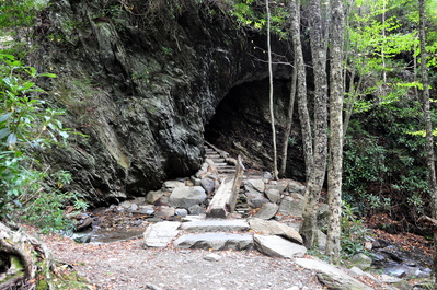 Natural arch on the Alum Cave hike